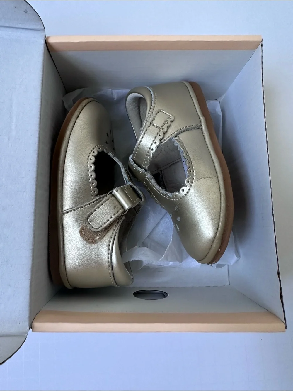 Angel Baby Girl Dress Shoes Color Gold Velcro Straps Size 4